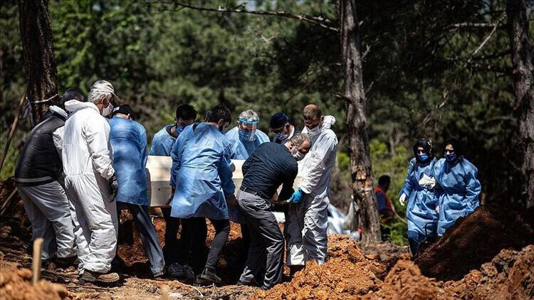 17 Mayıs Pazartesi saat 05.00'e kadar devam edecek tam kapanma dün akşam başladı